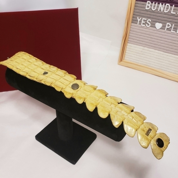 Ndau Collection Crocodile Leather Wrist Cuff - Light Green Approx 6 1/2" wrist - Picture 2 of 15